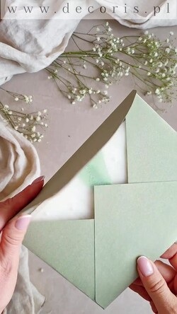 Zaproszenia ślubne z perełkami / tłoczeniem zaproszenia ślubne z perełkami, minimalistyczne zaproszenie na ślub z perełkami i kalką, złocone zaproszenie na ślub cywilny perły, lak z płatkami złota 1