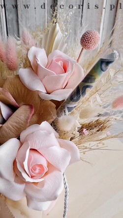  Prezenty dla Młodej Pary  flowerbox, kartki z życzeniami, pudełka na prezenty kwiaty dla Pary Młodej flowerbox z suszonych kwiatów, pomysł na wręczenie pieniędzy Parze Młodej, kwiaty dla Pary Młodej w pudełku, kompozycja z suszonych kwiatów 1