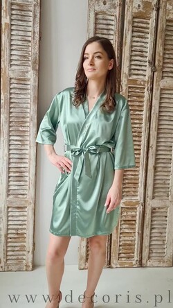 Prezenty dla świadków szlafrok dla świadkowej pomysł na pytanie czy zostaniesz moją świadkową szlafrok, satynowy szlafrok dla świadkowej, szlafrok na sesję zdjęciową, mietowy satynowy szlafrok1