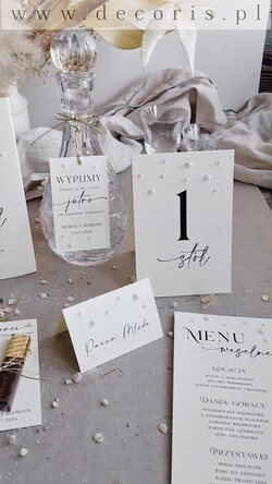 Menu glamour Menu weselne nowoczesne z perełkami, karta dań na weselu, proste i eleganckie menu ślubne, perełki na menu ozdoba stołu weselnego 1