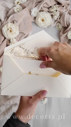 Zaproszenia ślubne Złote Glamour Eleganckie złote zaproszenia ślubne z lustrzanym monogramem, Kopertowe zaproszenie na ślub złocone, zaproszenia na ślub w stylu glamour, złote napisy na zaproszeniach ślubnych1